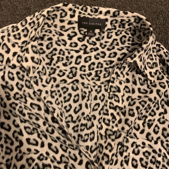 Grey and White Cheetah Button Up - Picture 7 of 8